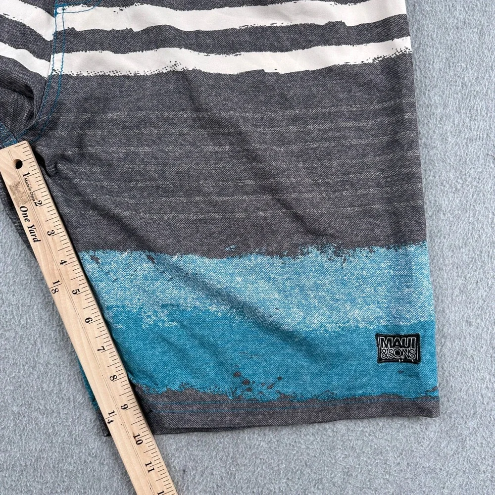 Maui and Sons Board Shorts Mens 34 Blue Black Shark 4 Way Stretch Striped Surf
